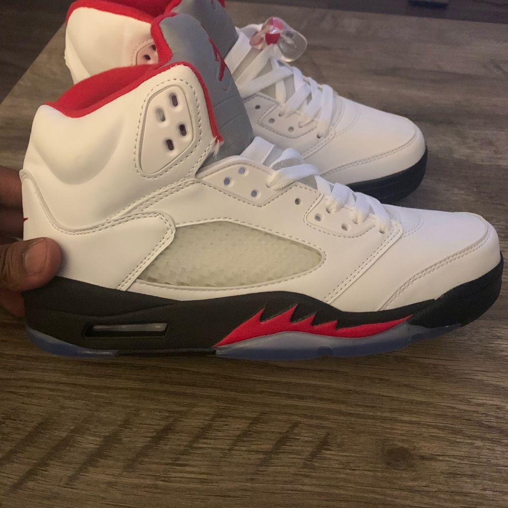 Air Jordan Fire Red 5